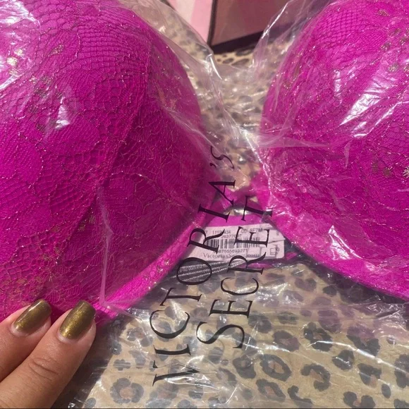 NEW Victoria’s Secret Bombshell Bra - Picture 9 of 11